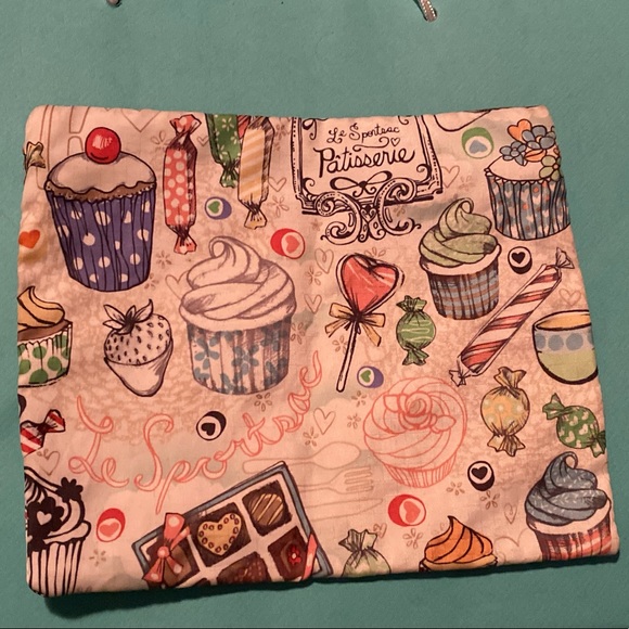 Le Sportsac flat pouch.  Cupcakes and sweets design - so cute. - Picture 3 of 7